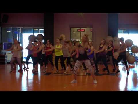 Zumba ® Vive Y Baila