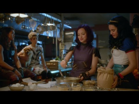 Making a fresh batch Disney the descendants | 2015  | mal makes love spell cookies 4k