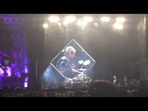 Foo Fighters - Under Pressure - Voodoo Fest 2017 - New Orleans (Queen Cover)