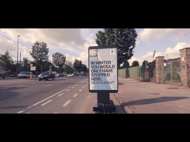 BMW : THE MOVING BILLBOARD