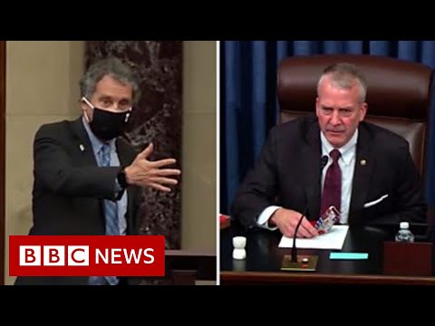 兩名美國參議員因在會議廳戴口罩發生衝突 - BBC News (Two US senators have clashed over the wearing of face masks in the chamber - BBC News)