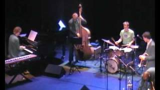 Imre Kruis plays Skydive by Freddie Hubbard