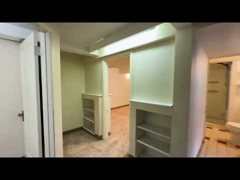 For Rent: 2 Bedroom Ground Level Apartment in Stacked Tri-plex in Portland Oregon!