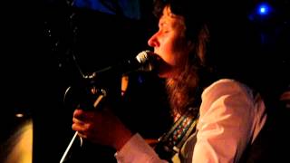 Polly Paulusma - Fingers and Thumbs (The Troubadour, London, 15/04/2012)