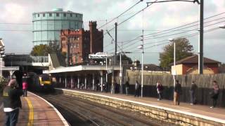 preview picture of video 'Fast trains at Southall'