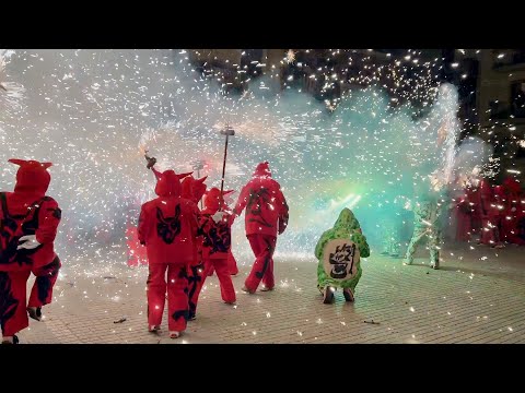 Correfoc infantil amb el Drac petit i el ball de Diables petit (Festa Major Sant Joan 2022)