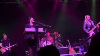 Aly &amp; Aj - Bullseye LIVE