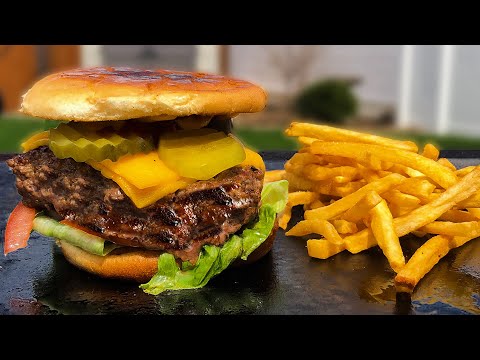 Blackstone Griddle Cooking. Cheese Burger