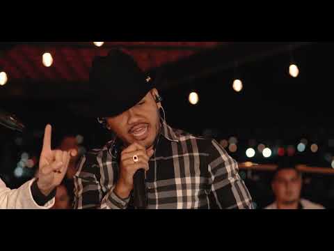 Gerardo Coronel "El Jerry" & Banda AT -  Amor Prisionero (En Vivo)