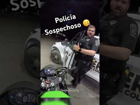 Policía con rara actitud #policia #moto #moto #automobile #karma