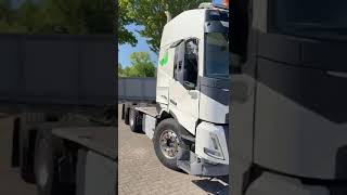 Buy damaged Volvo FM5-500 / ENGINE RUNNING / HYDRAULICS / DYNAMIC STEERING / ONLY: truck tractor - Image 4 | Autoline Damaged Volvo FM5-500 / ENGINE RUNNING / HYDRAULICS / DYNAMIC STEERING / ONLY: truck tractor | Image 4 - Autoline