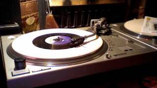 Commodores - The Bump