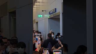 Download lagu woah crowd in Airport Chile 🔥😍 #suju #superjunior #eunhyuk #donghae mp3