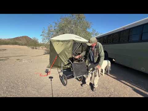 Weitere Geschichten über Hundewagen in der Wüste von Quartzsite