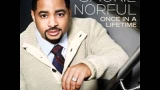 Smokie Norful - In The Middle