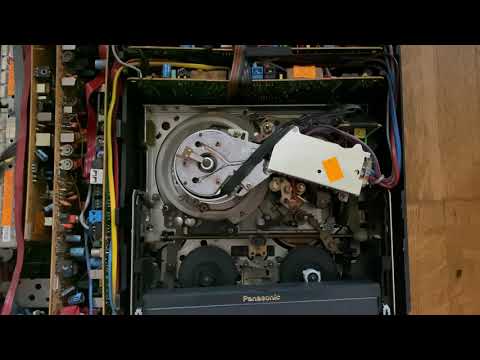 Grundig VHS Video VS 380 HIFI Stereo deck Loading 2