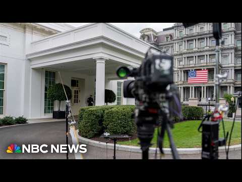 White House still turning away some media outlets despite order