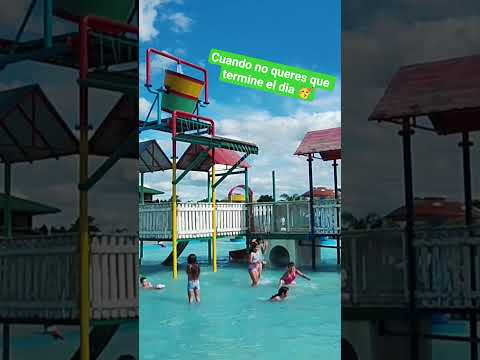 Que alegria peques!! El balde de agua mas gigante esta en Federacion!!  Entre Rios.🥳👏🏽#Turismo