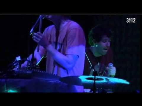 Animal Collective - No More Runnin @ Paradiso Amsterdam via 3V12