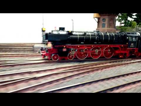 IG Spur 2 BR012 "schnelle Einfahrt mit langem Eilzug in Bahnhof"