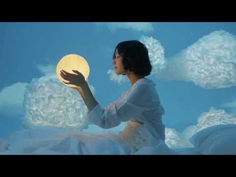 Wait for me on the moon...  Gaidi mani...