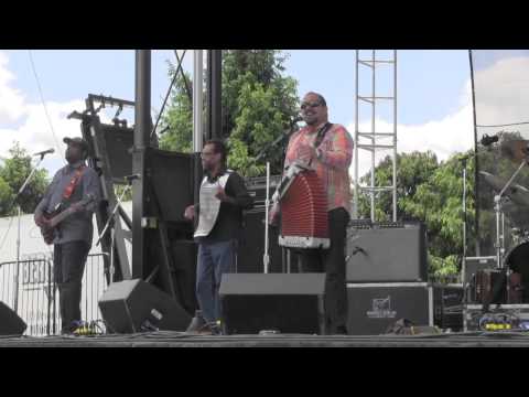 TERRANCE SIMIEN & THE ZYDECO EXPERIENCE 