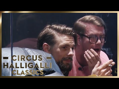 Aushalten: Joko & Klaas in kleiner Kiste eingesperrt! | 1/2 | Circus Halligalli Classics | ProSieben