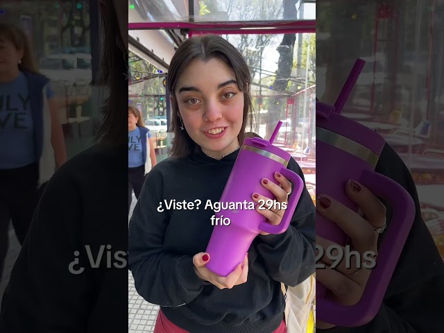 Vídeo relacionado con Dermalyx Vaso de Vidrio de 470ML con Tapa y Pajita, diseño de Capibara y Flores, Vaso para Bebidas con temática Animal para café, Leche, Jugo, Vaso para Smoothies, Copa