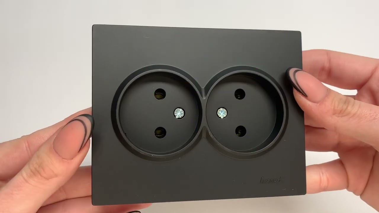 Розетка двойная б/з LEZARD Vesna черная 742-4200-128B