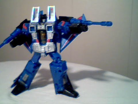 Stop Motion Review 008 - Generations Deluxe Thundercracker Part 1