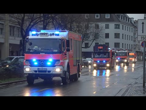 Löscheinheit + Reserve-RTW 1 BF Bonn FW 3 im Gegenverkehr mit Dauerpresslufthorn