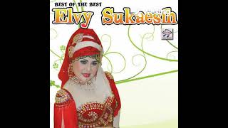 Download lagu Suara Almarhumah mama. Video ini dari WeSing mp3