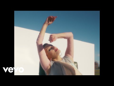 Luz Casal - Hola, Qué Tal (vídeo oficial)