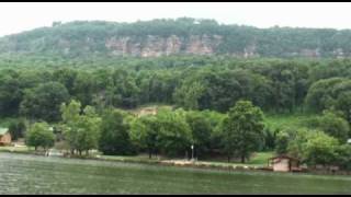 preview picture of video 'Tennessee River Gorge on pontoons 5-29-10'