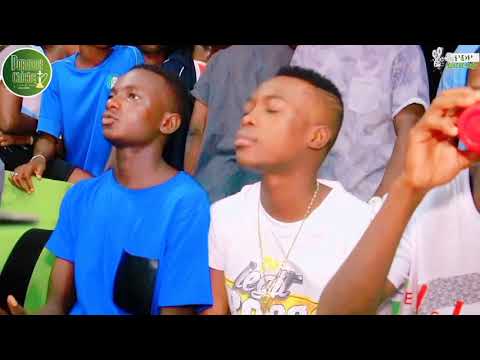 La pré-Écoute du tout dernier son de Capitaine Bozi au parados chicha de port Bouët ..