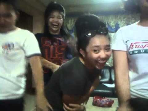 Fire - 2NE1 (Pompom Girls)