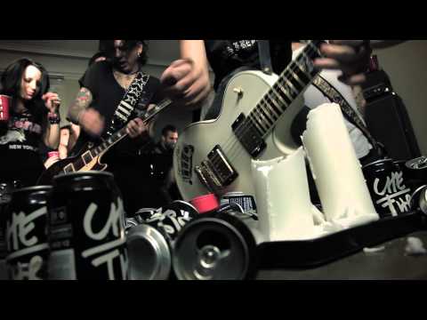 JUNKSTARS - ROCK BOTTOM (Official Video)