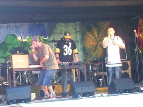 KRZA  (Restart) - Old school Krza feat 3lo3 crew antikotel 2007