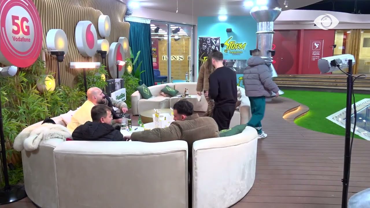 Kush do të ta mbrojë cipën/ Bernardi hedh 'kunja' ndaj Xumit