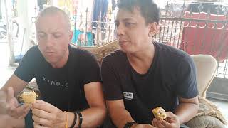 preview picture of video 'Reaksi Bule Belgia makan Tahu bulat'