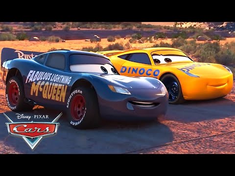 Rayo McQueen y Cruz corren alrededor de Willy's Butte | Pixar Cars