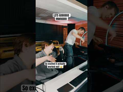 Do you recognize it faster than him? 😅 #ohmyroya #electronicmusic #surprise #cover