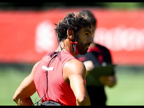 محمد صلاح يظهر بجهاز على رأسه.. يقرأ به ليفربول عقول لاعبيه
