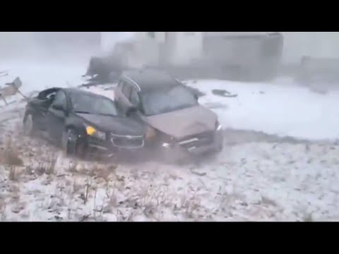 Large pileup closes interstate in Pennsylvania! Chaos on snowy icy roads in the USA! March 28  2022