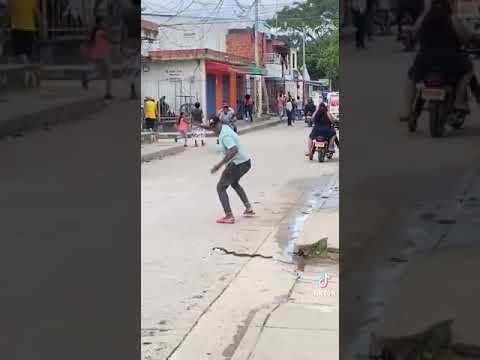 jst prank 😂      ( @PrankBoyKannada @Prankedy @ownagepranks