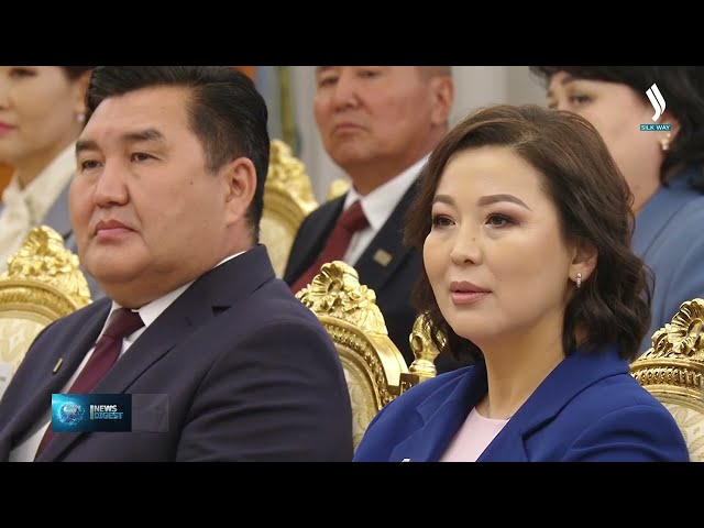 Президент маданият жана өнөр кызматкерлерин сыйлады