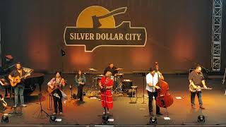 The Isaacs - Peace In Trusting