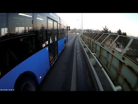 PKN-615 Busz lecentiz, mégis segítek neki - Bus close pass but I still help him