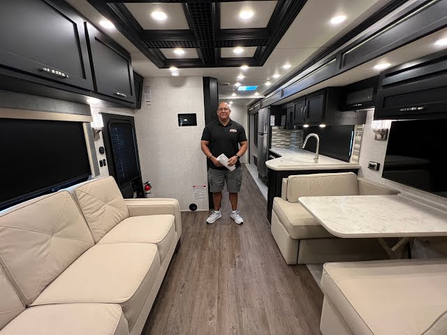 Preview image of 2026 Newmar Canyon Star 3947 (17N253139) youtube video