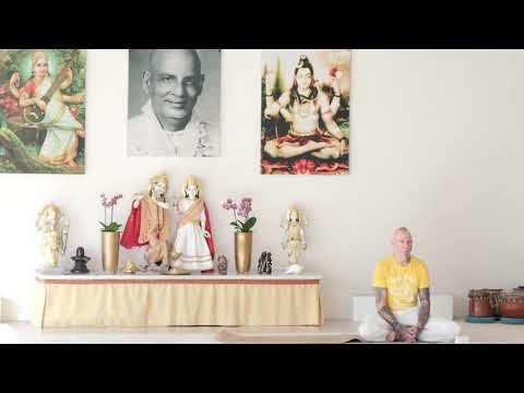 Yogastunde Mittelstufe "Exakt" mit Kaliprem - Yoga Vidya Live,  28.02.2022, 09:15 Uhr